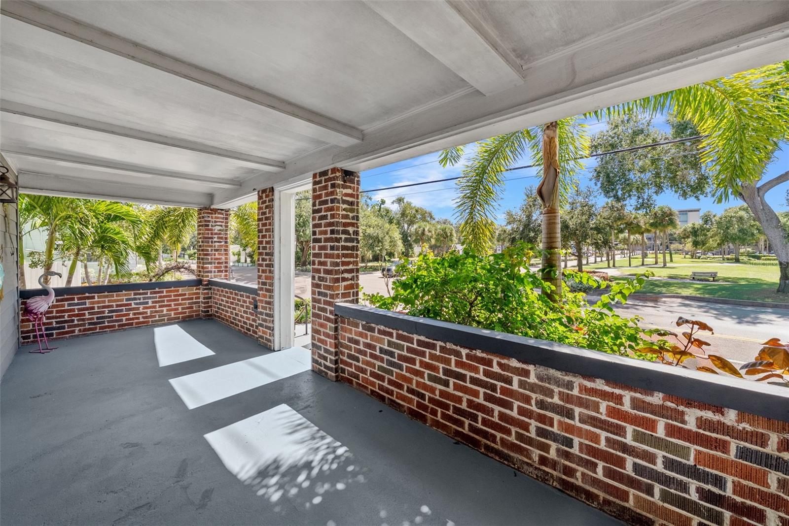 Coffee In the Morning or Wine in the evening On this Fantastic Front Porch!