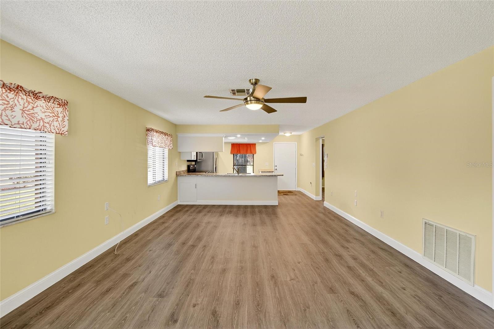 living/dining area