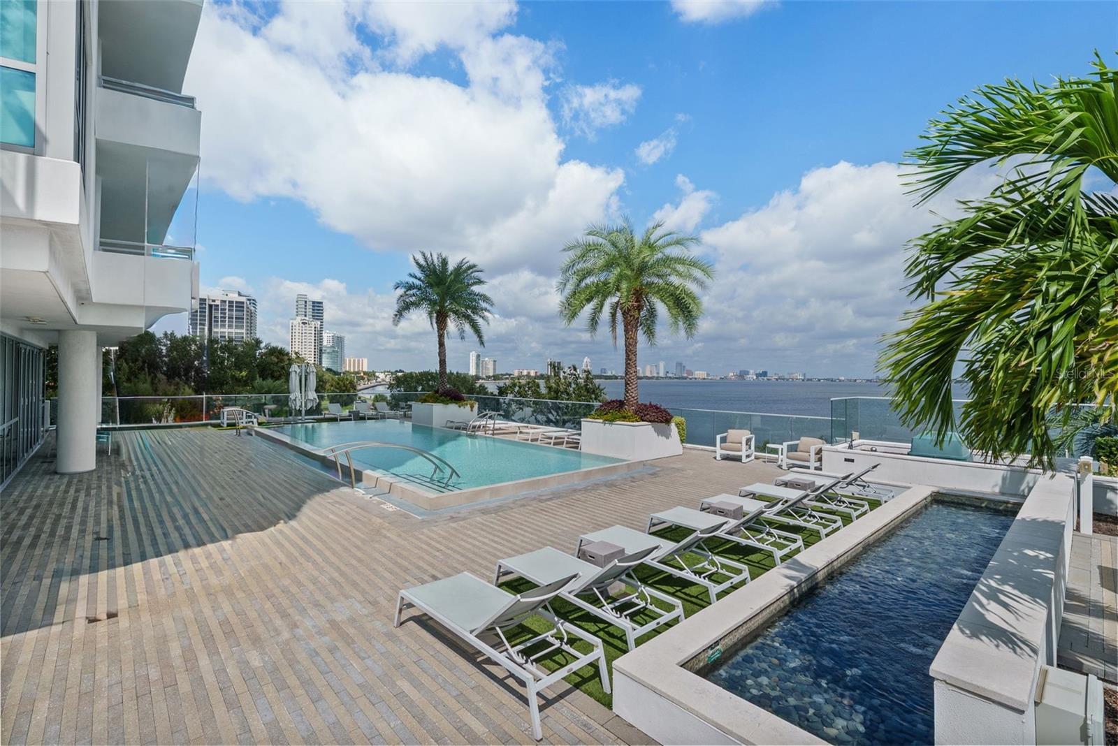Live the Florida lifestyle all year!