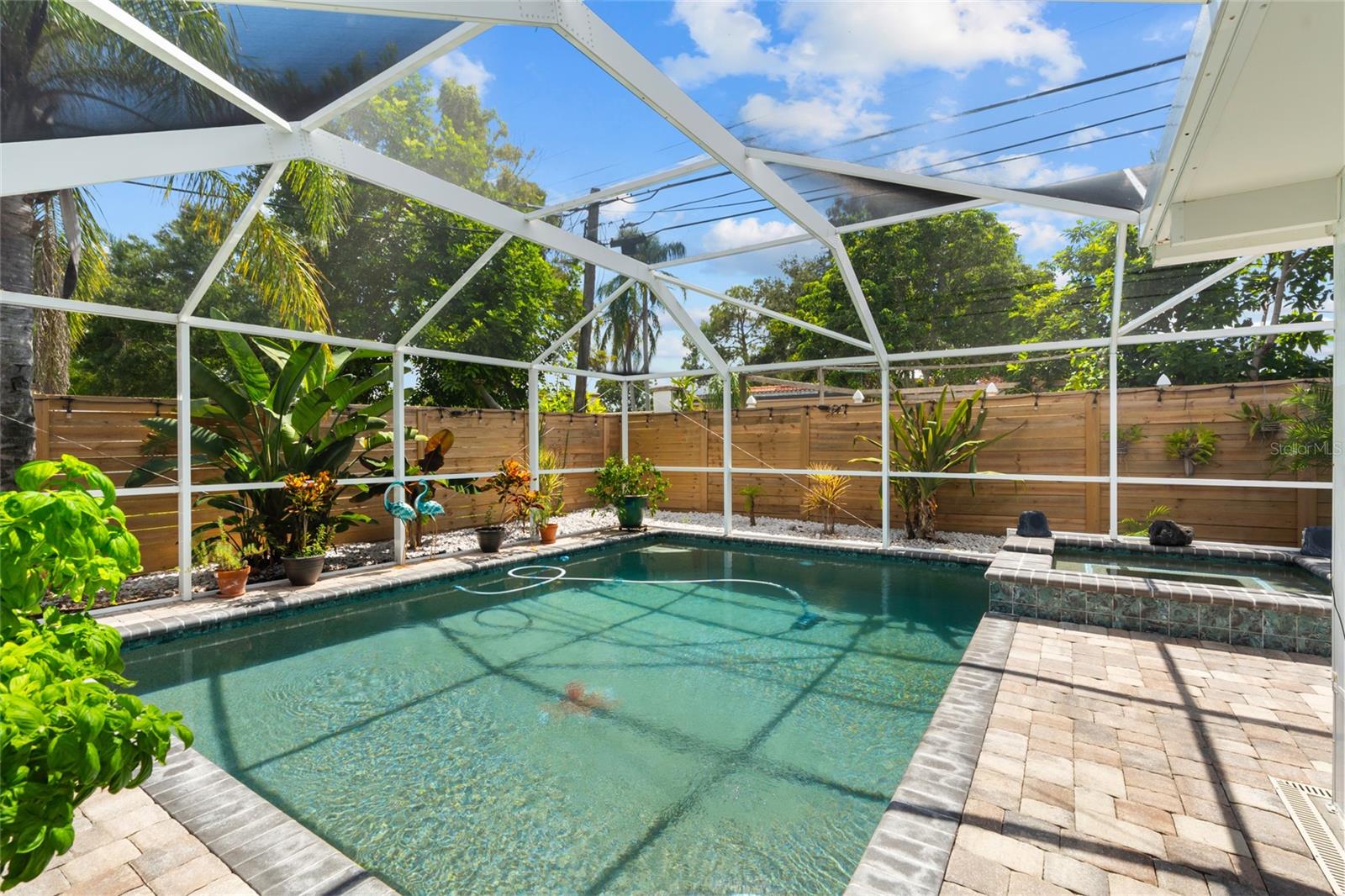 Salt Water pool & hot tub: Heated and Cooled