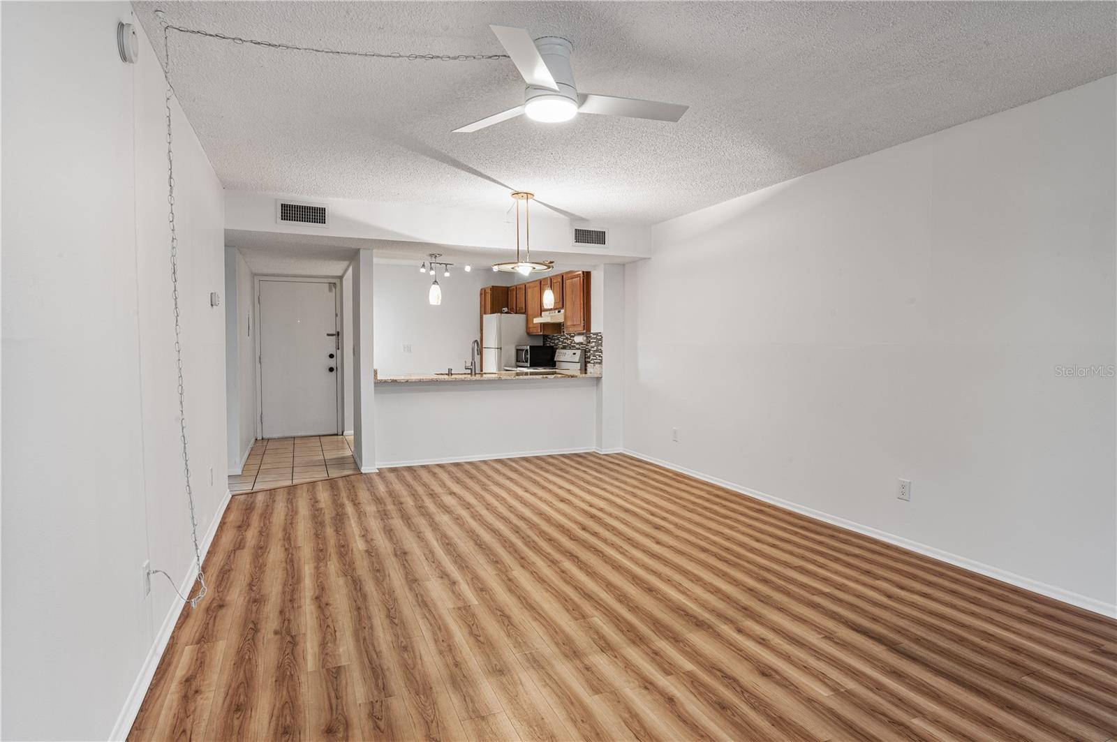 Livingroom dining room combo
