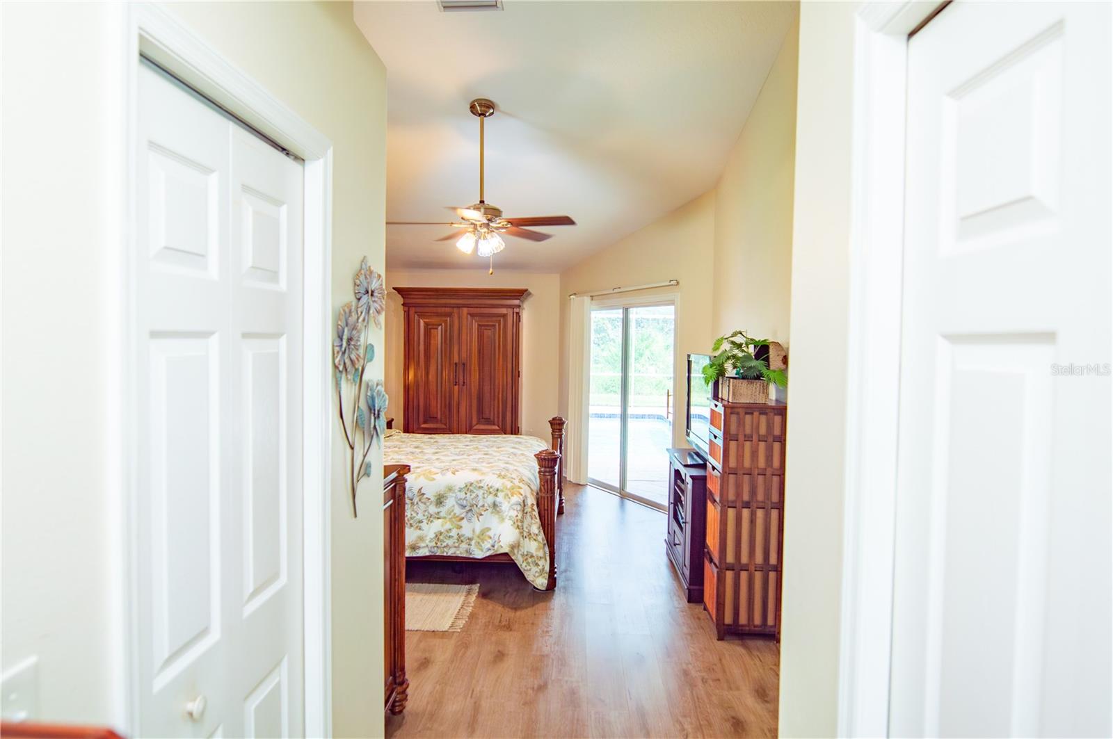 Dual clothes closets with a 10' Walk-in!