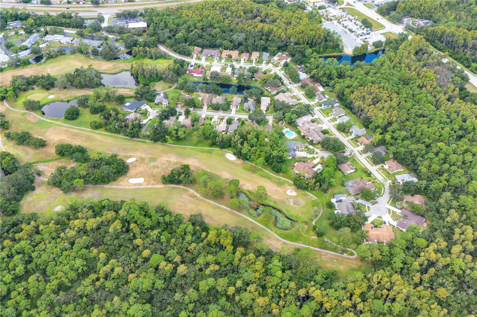 NEAR TO GOLF COURSES & PARKS