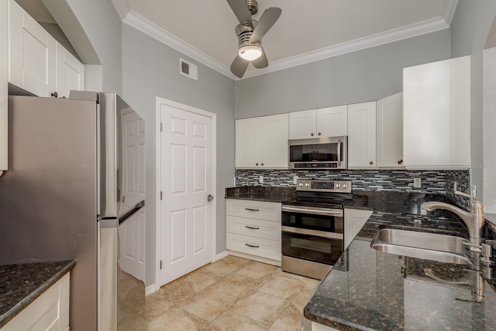 Great kitchen space
