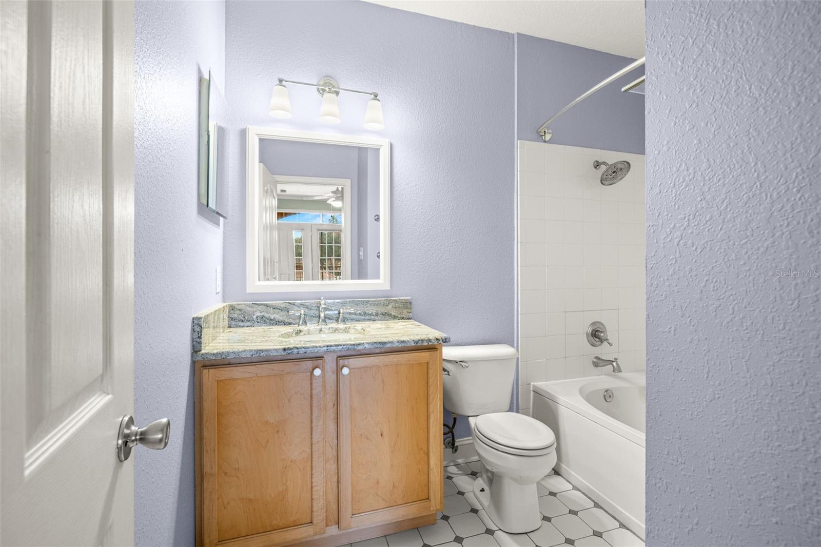 Primary en-suite bathroom