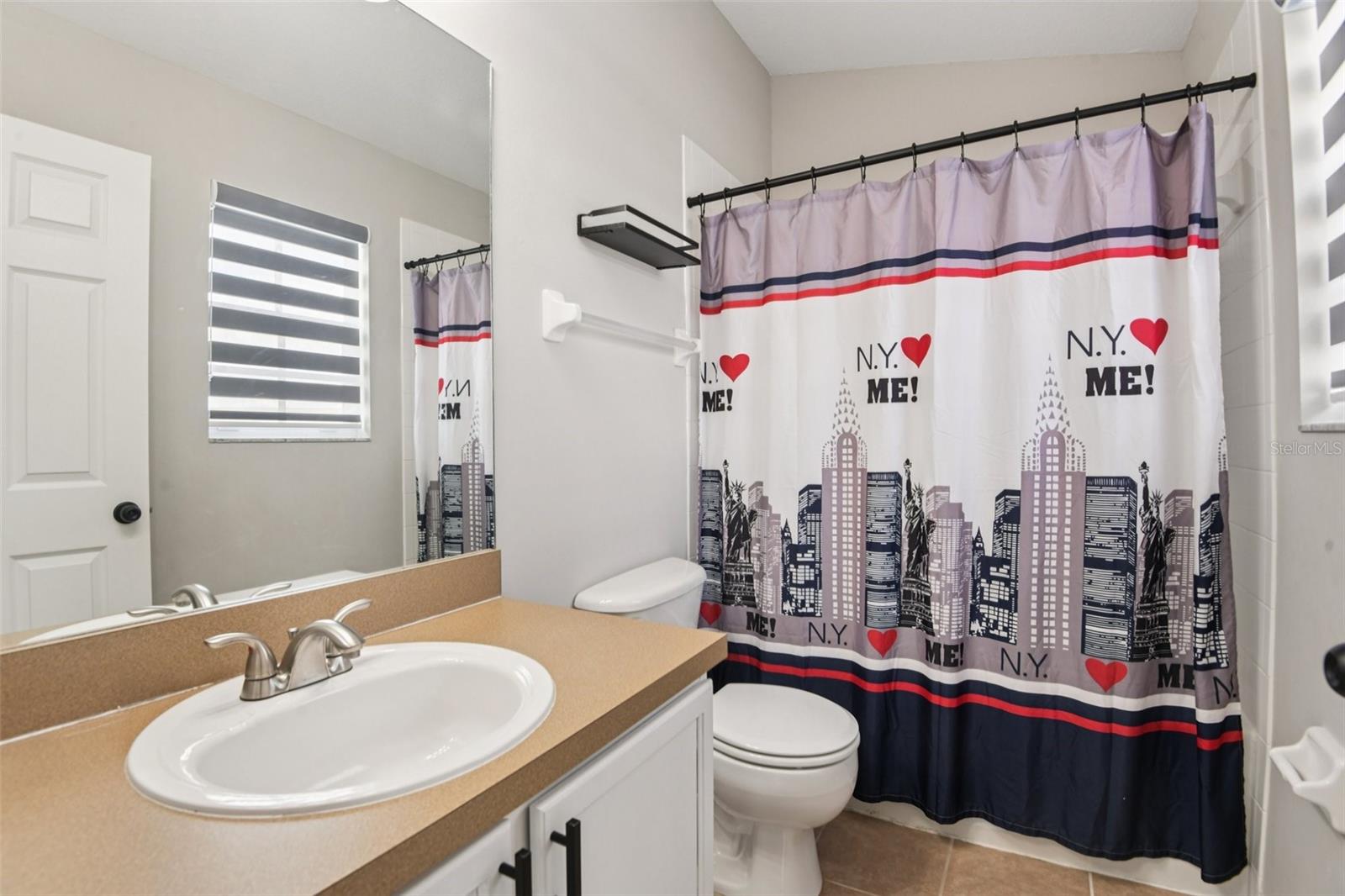Suite 1 bathroom