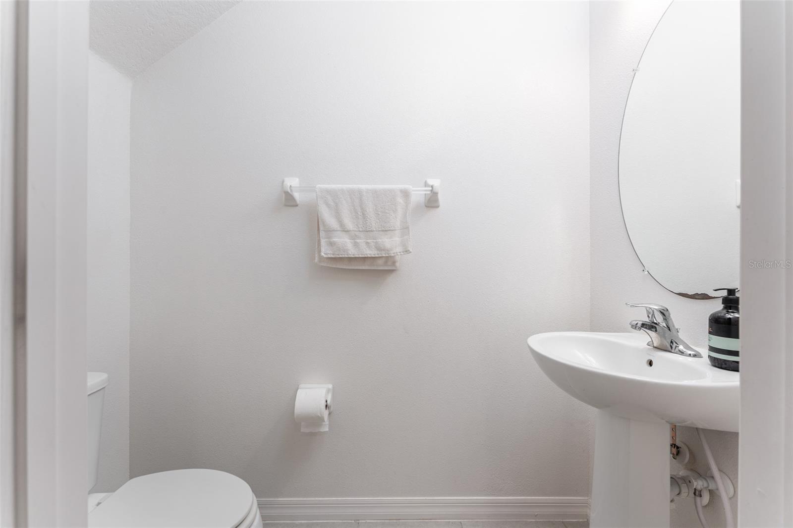 1/2 bath downstairs