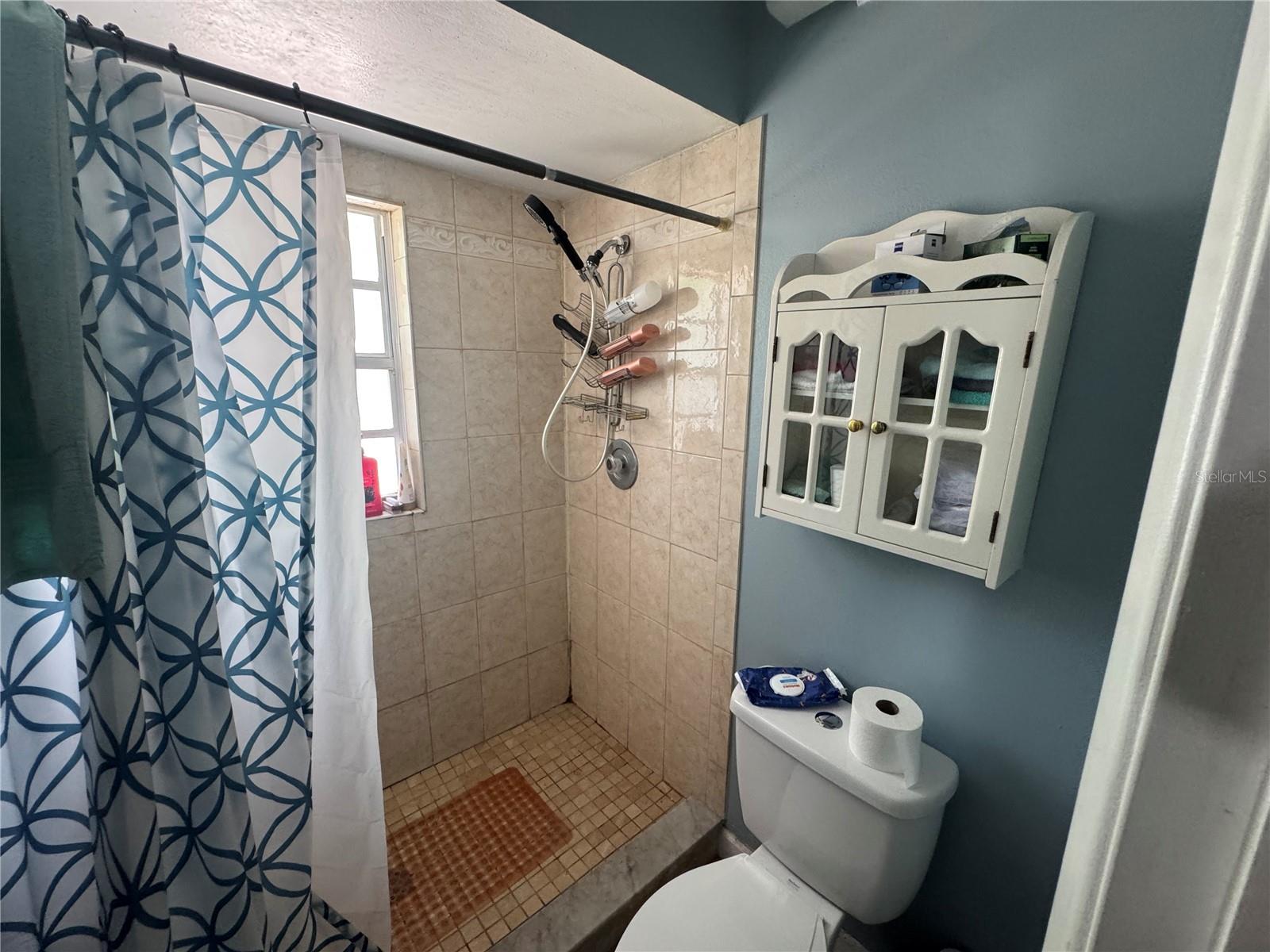 ensuite shower