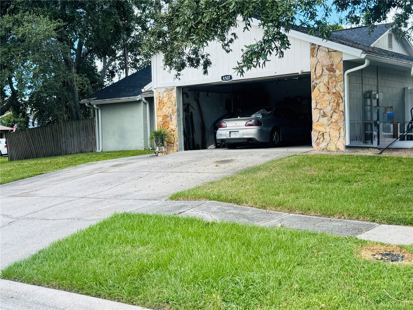 Garage