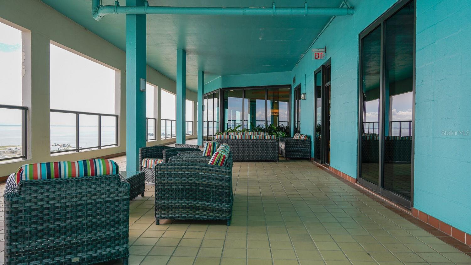 28th Floor common area amenities