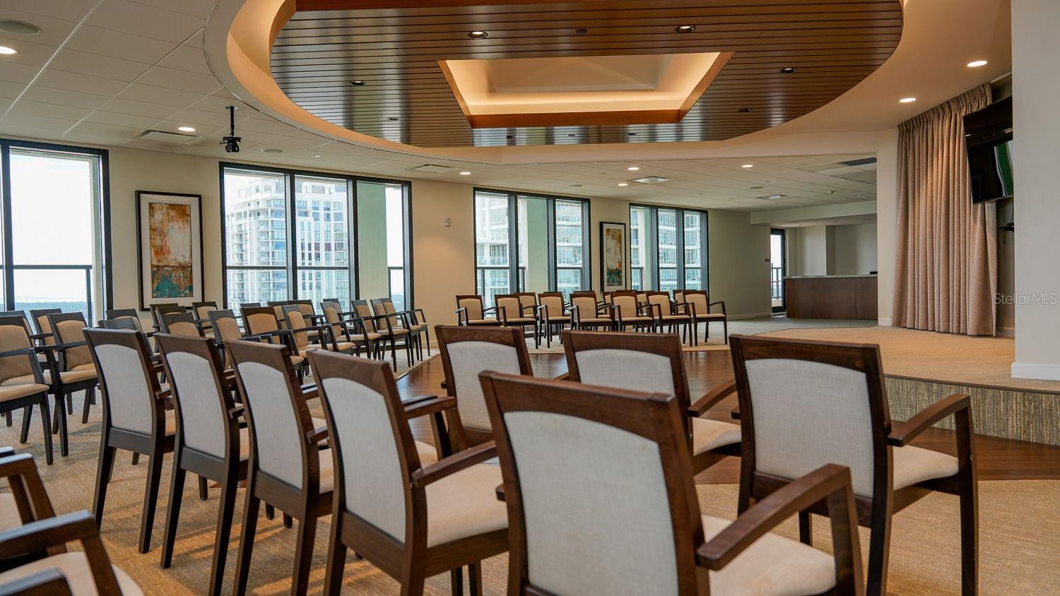 28th Floor common area amenities
