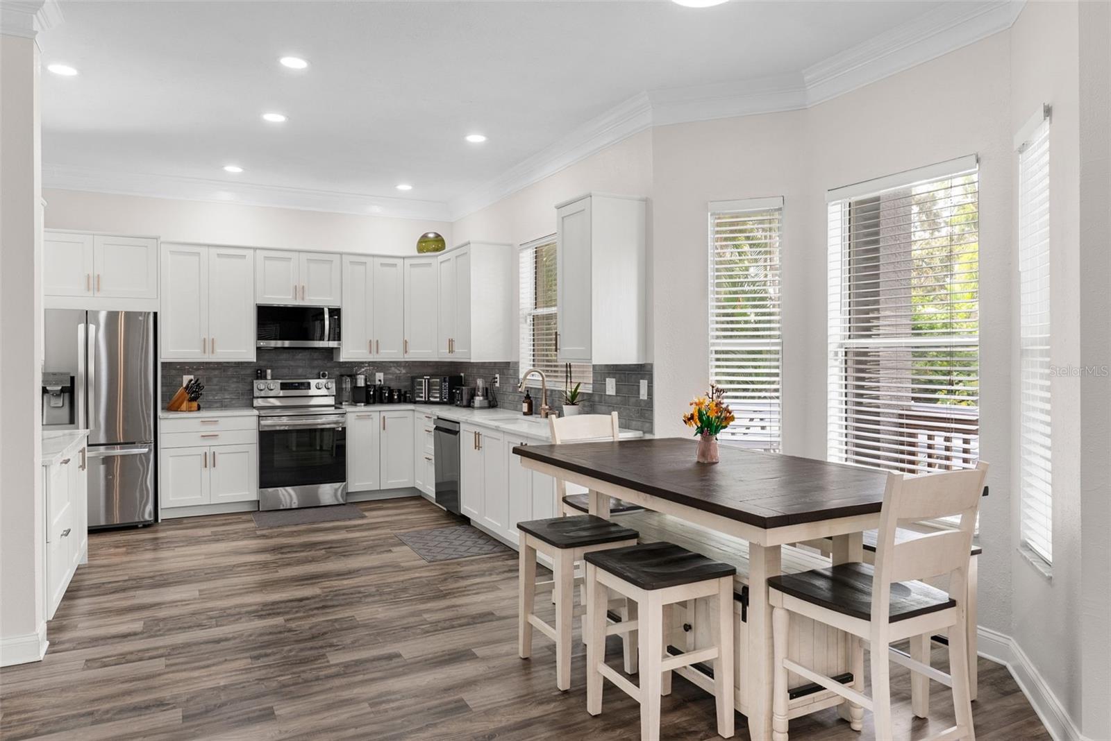 Eat-In Kitchen