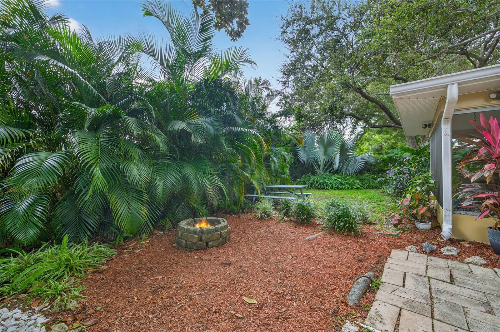 Backyard/Firepit