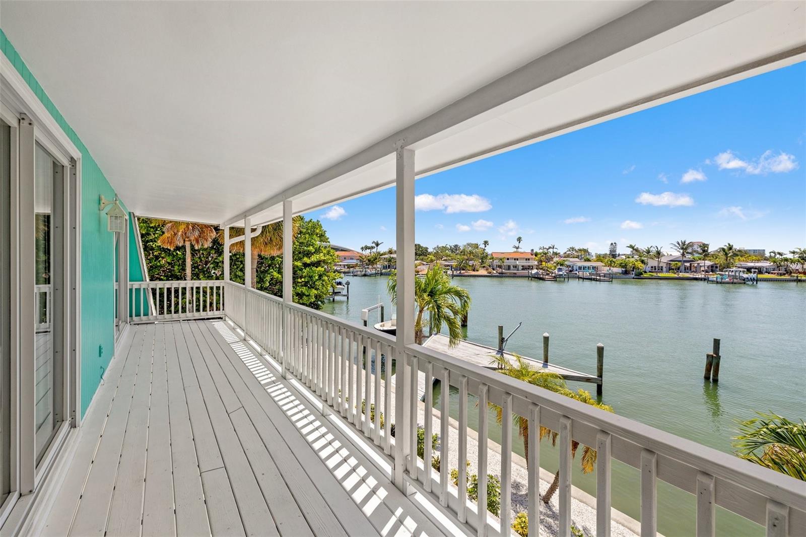 Seamless connection of the porch from primary bedroom and living/dining room