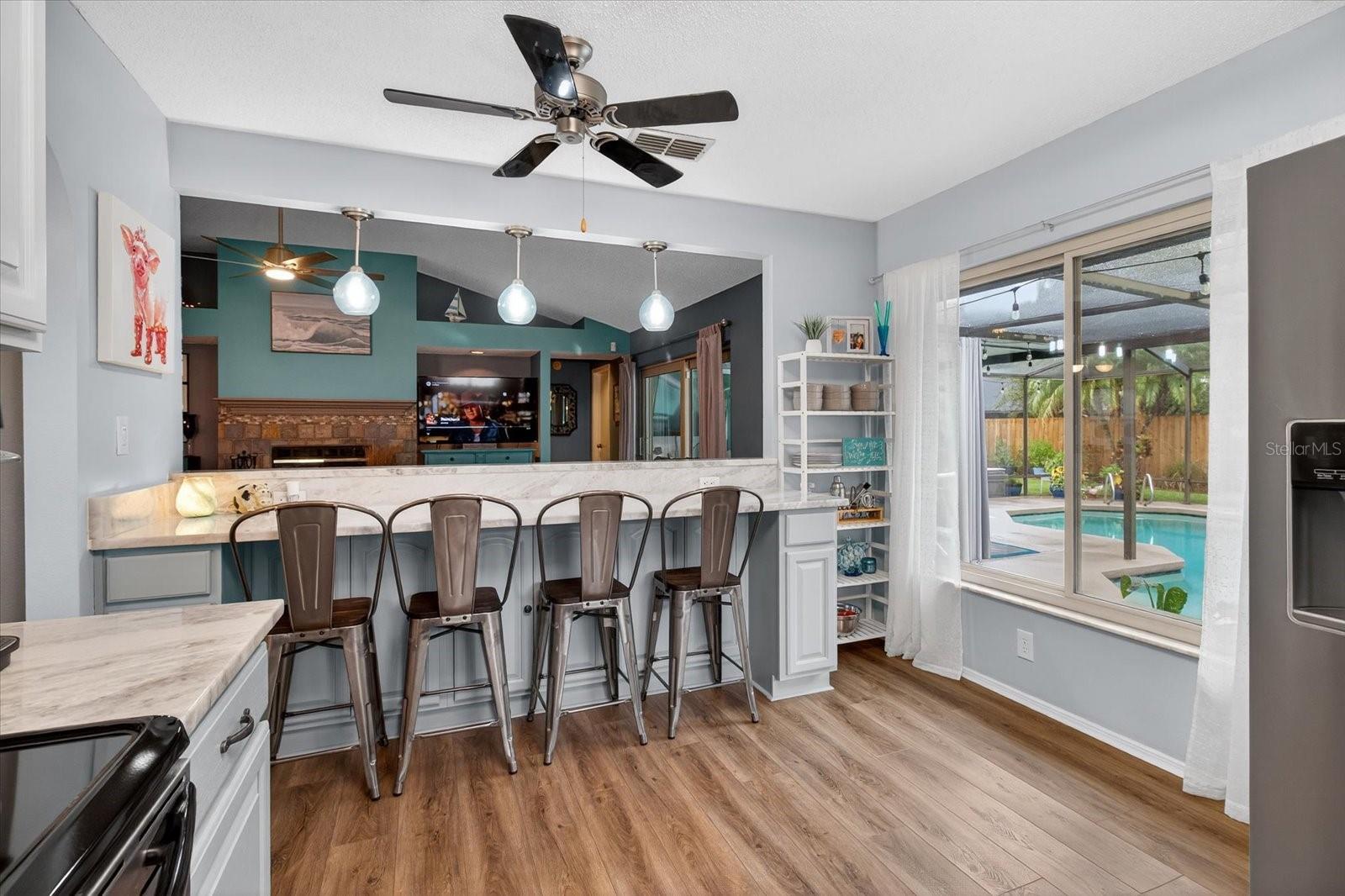Kitchen/Breakfast Bar