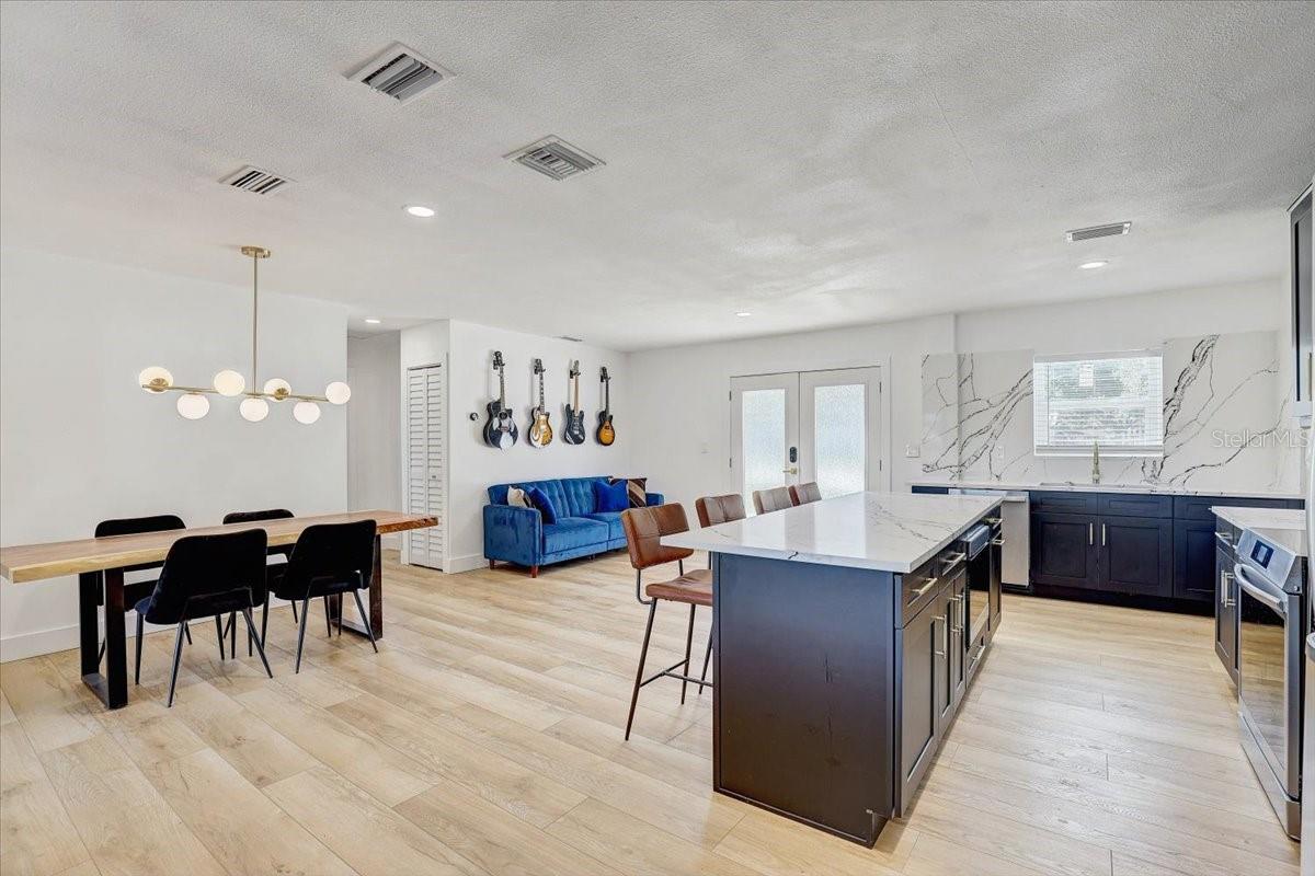 Dining and flex space