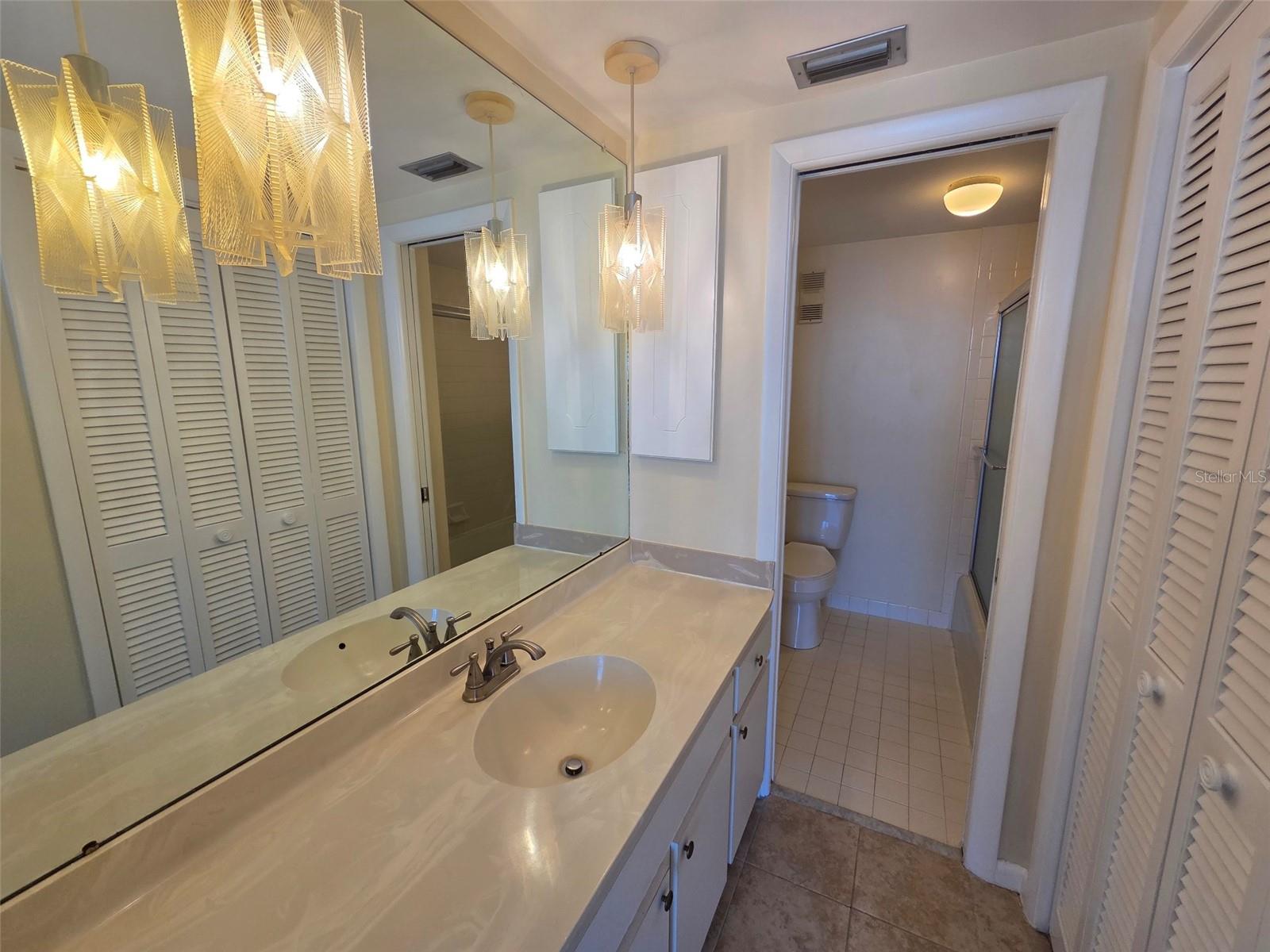 Bedroom 2-ensuite