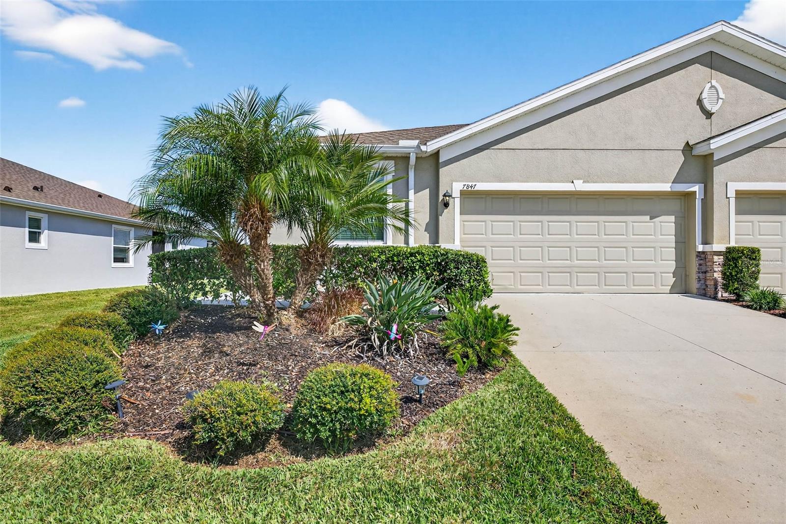 Exceptional & maintenance free living starts here in Stonebrook!