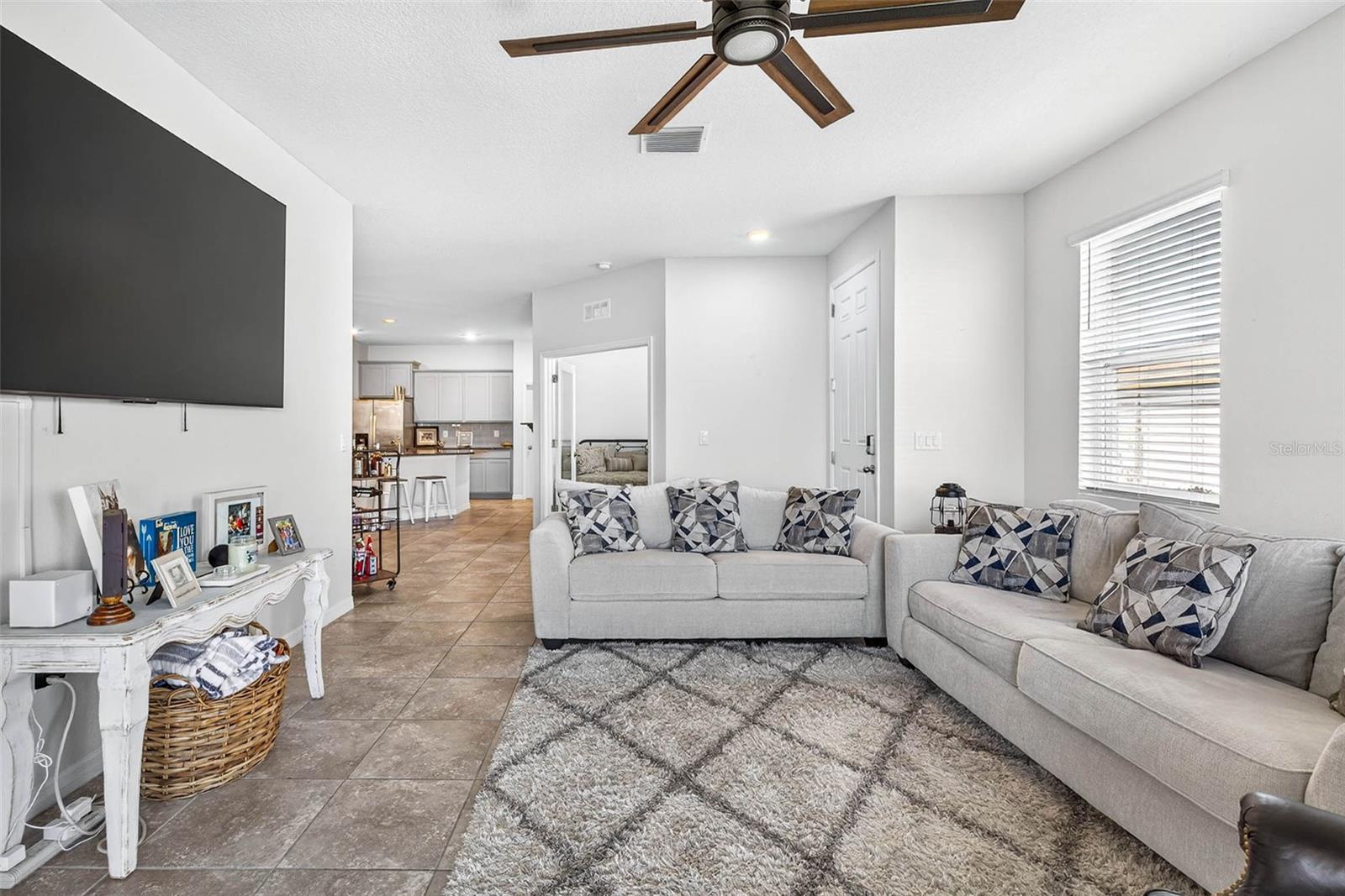 Perfect for a couch set, sectional, with ample space.