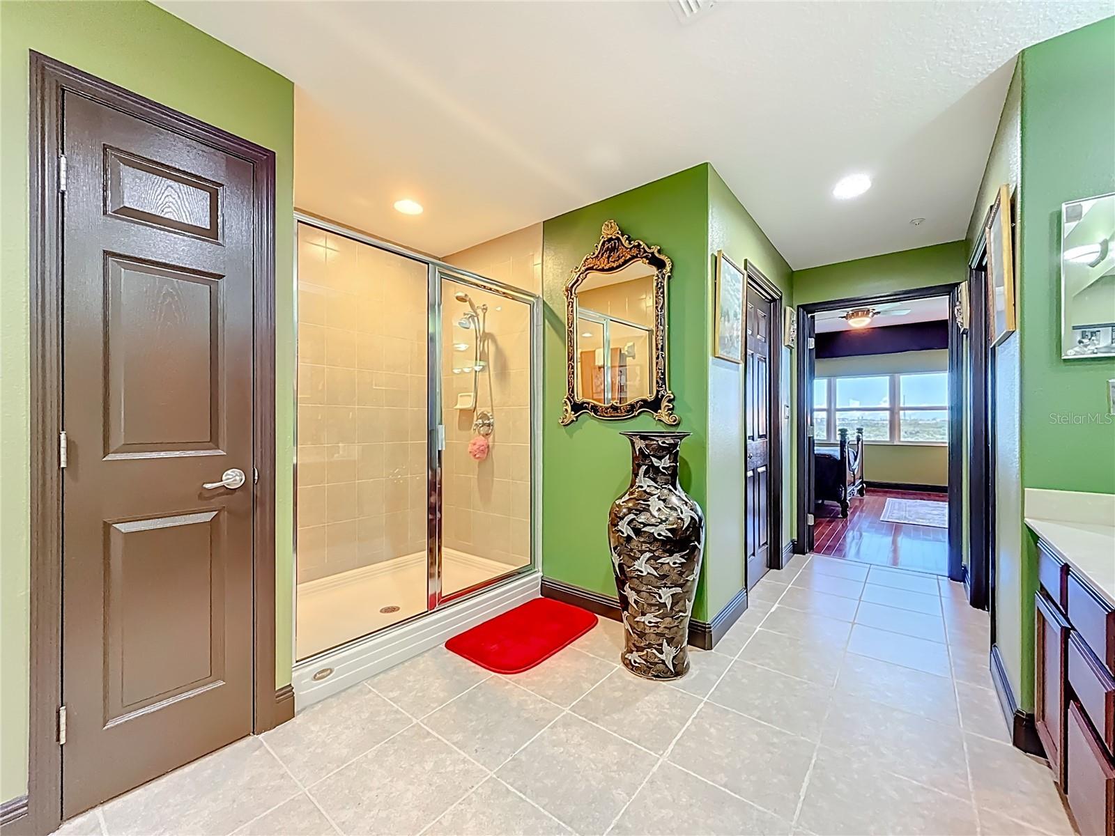 En-suite Master Bathroom