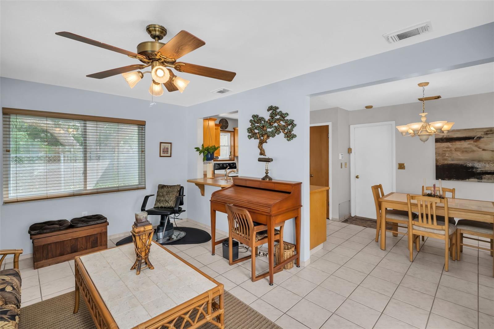 fam rm view to kitchen/dining combo