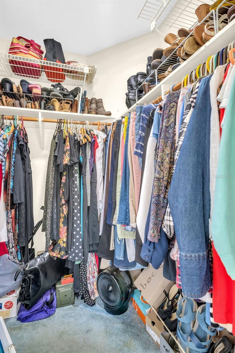 primary bdrm walk-in closet