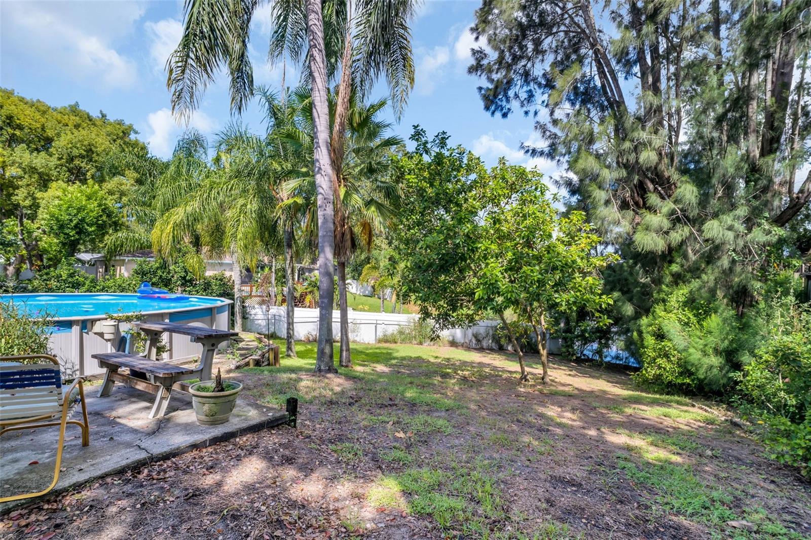 Large back yard with Pond Views and nature.