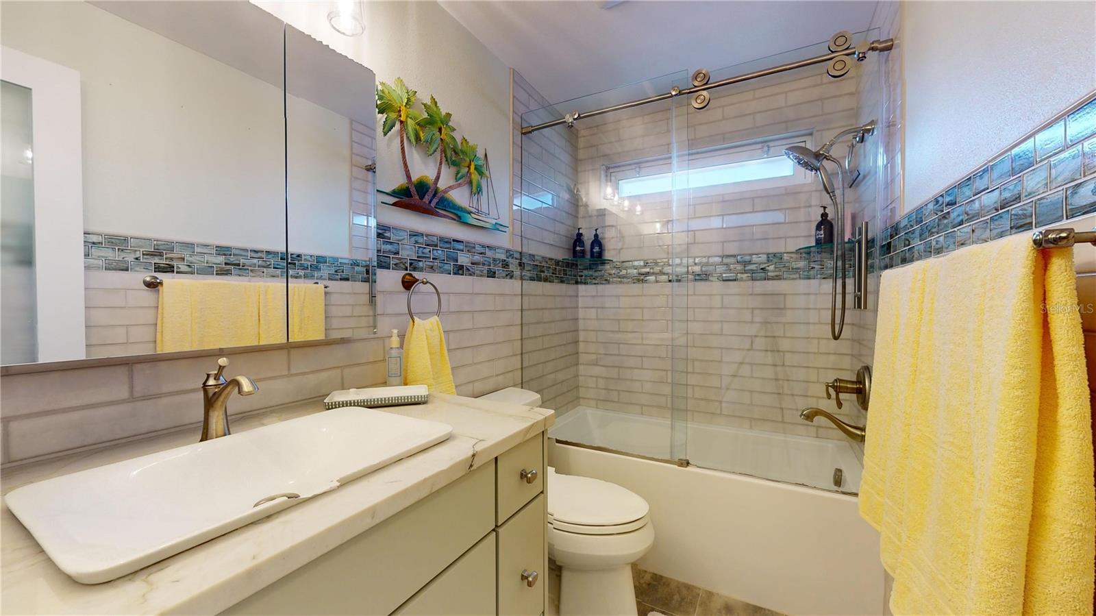 Bathroom 2/Guest Bathroom