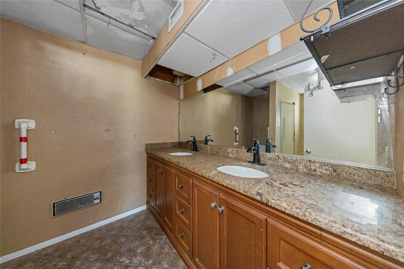 Master Bathroom - Vanity