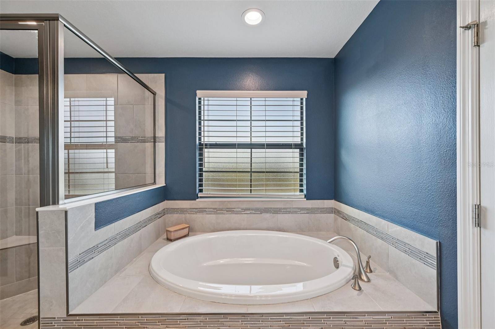 owner's ensuite bathroom