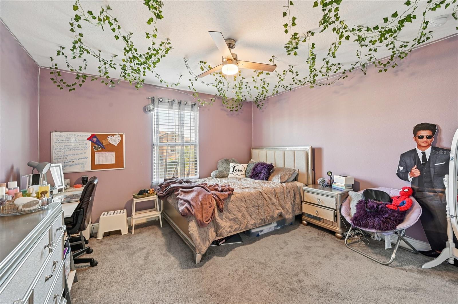 floor 2 bedroom