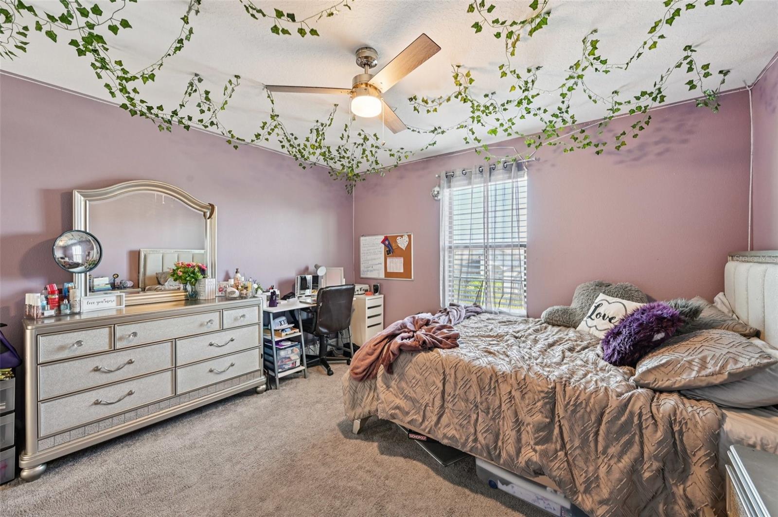 floor 2 bedroom