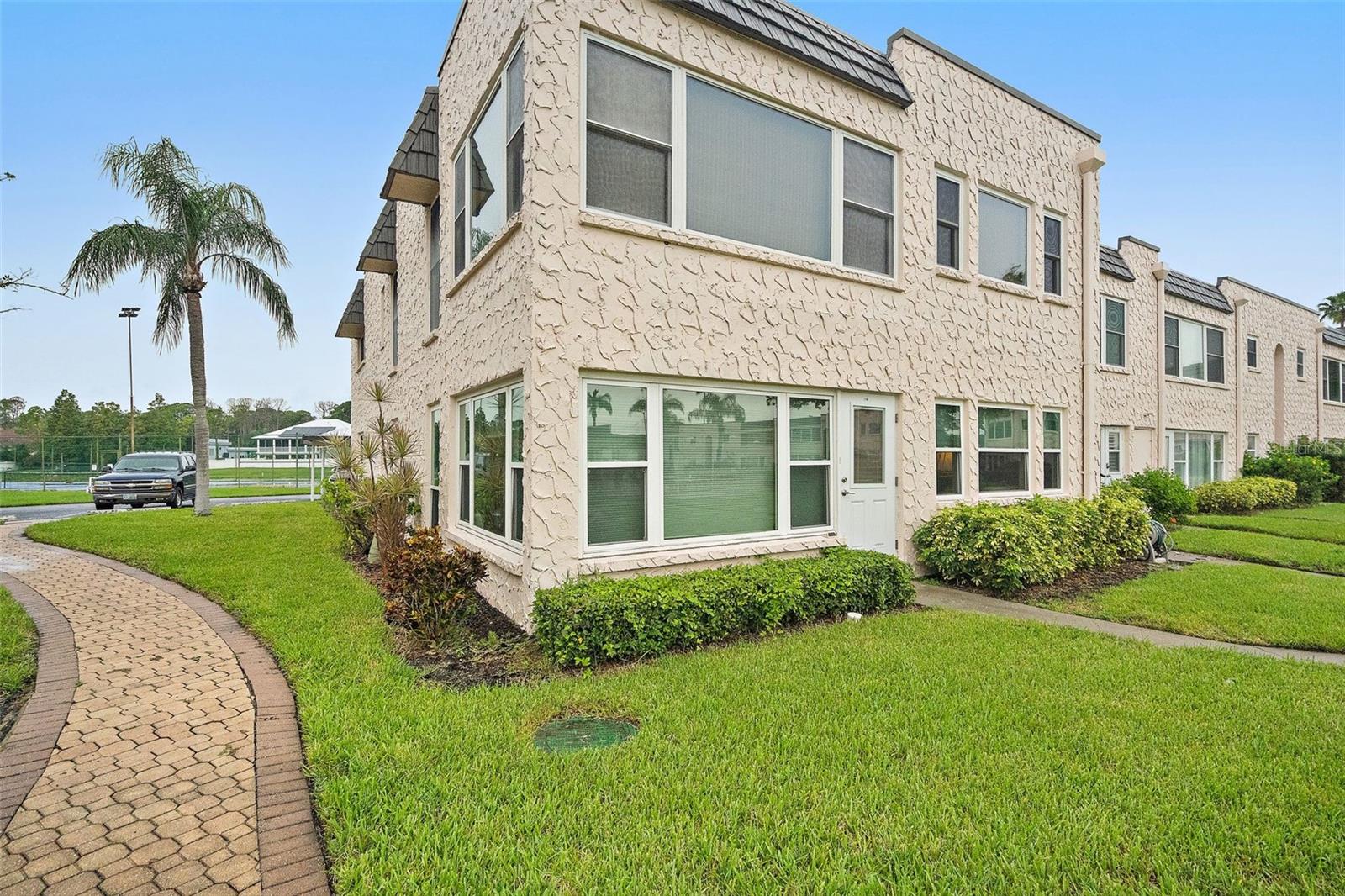 Corner Unit - Extra Windows