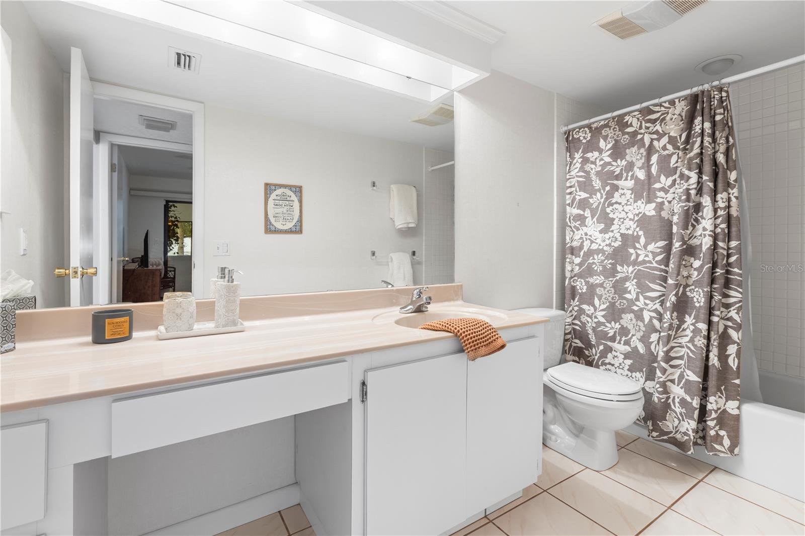 2nd Floor Bath