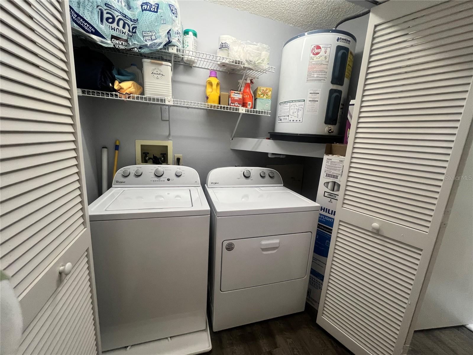 Hallway washer and dryer