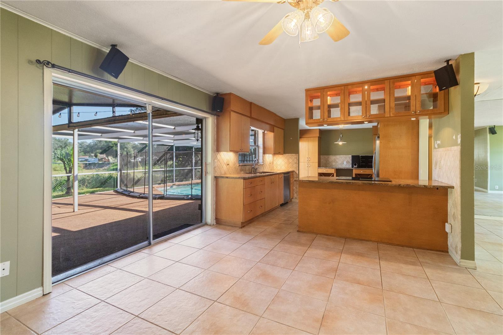 Kitchen & Living area