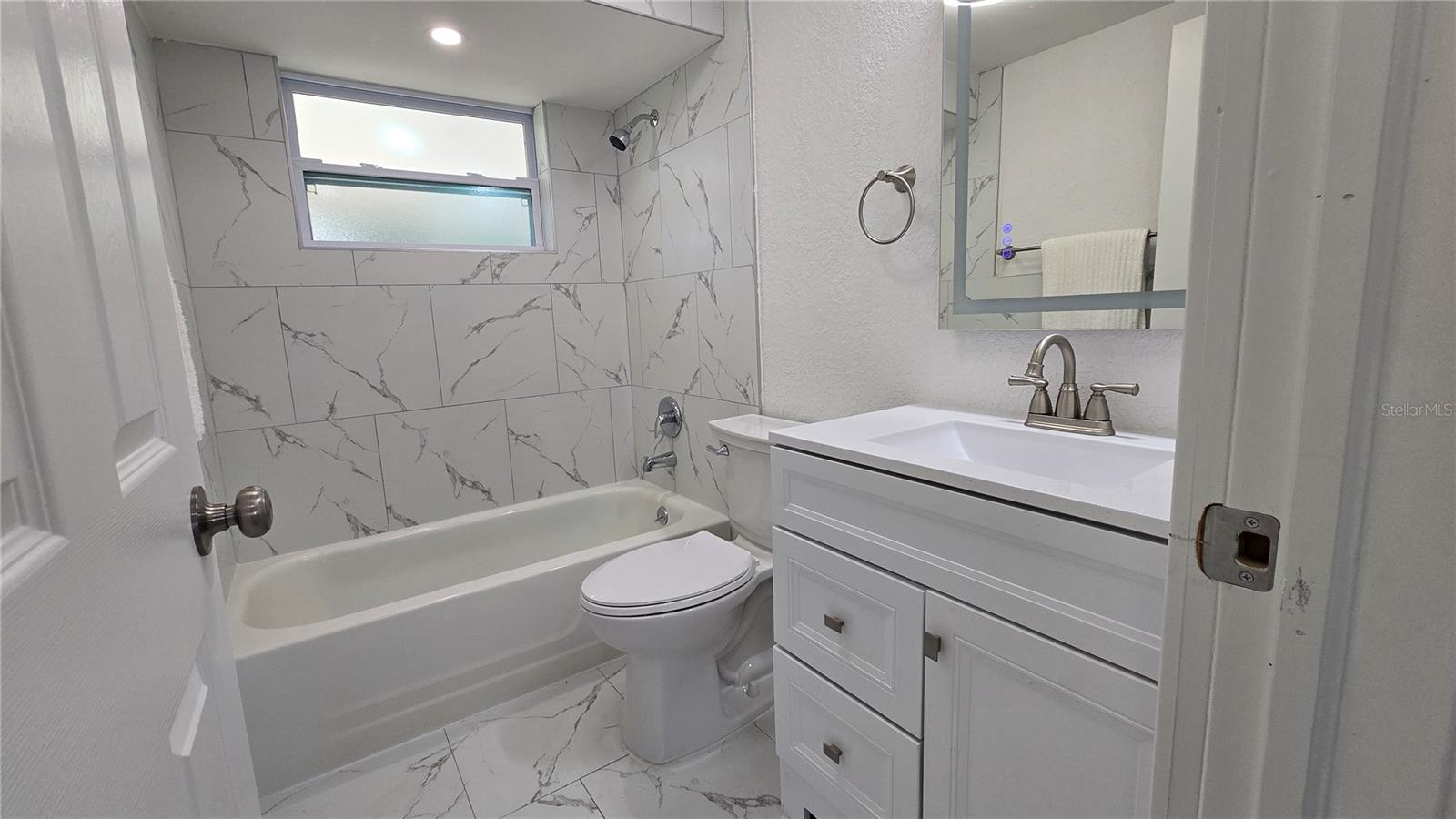 Lighted makeup mirror