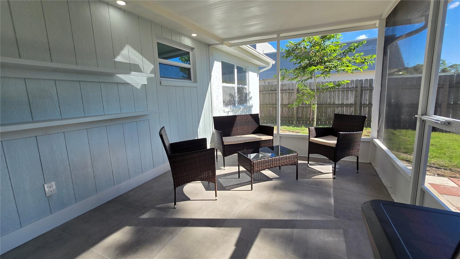 Patio furniturecomes wiht the house