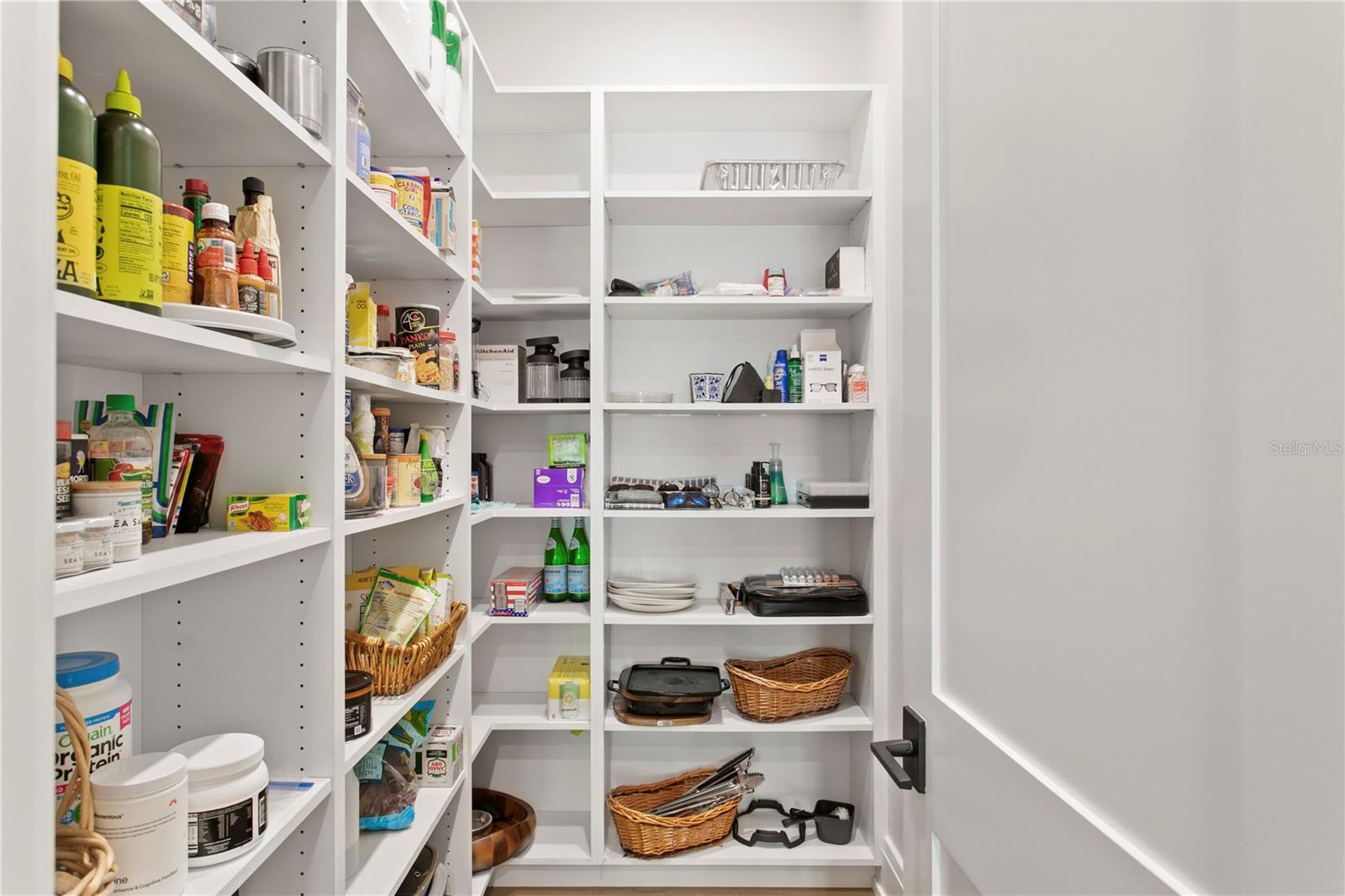 Kitchen pantry
