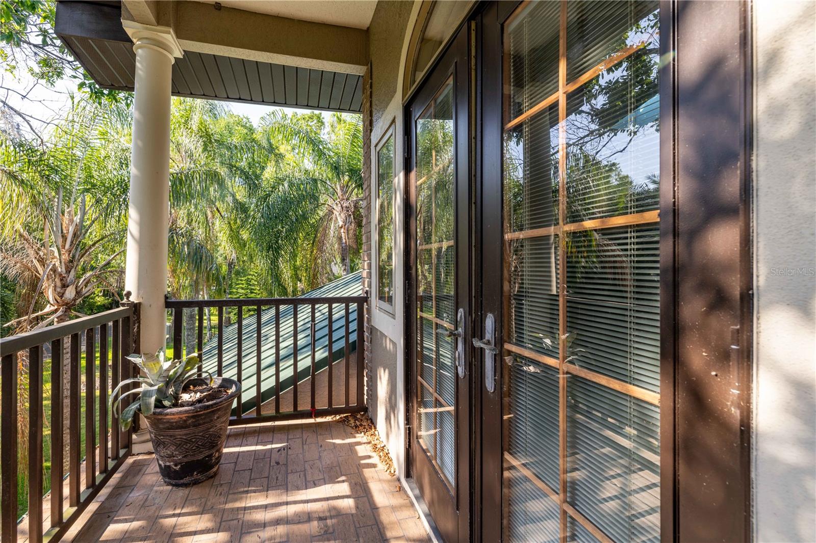 Balcony off dining area