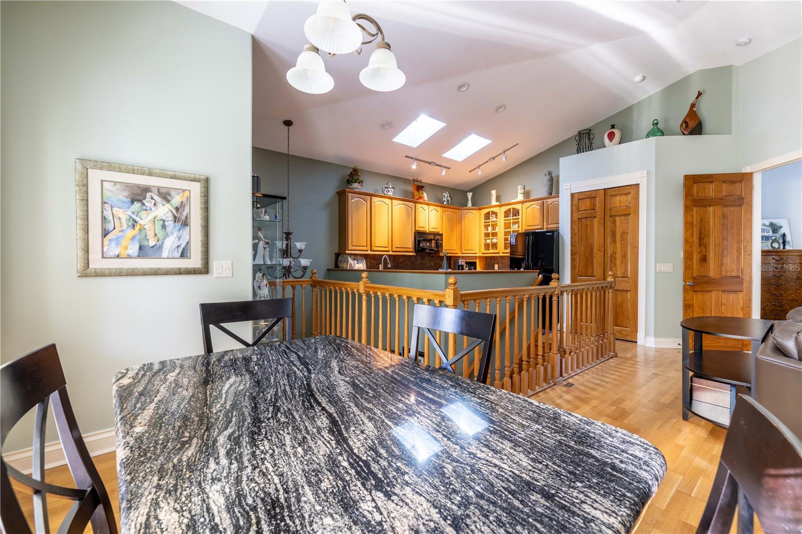 Dining/Kitchen