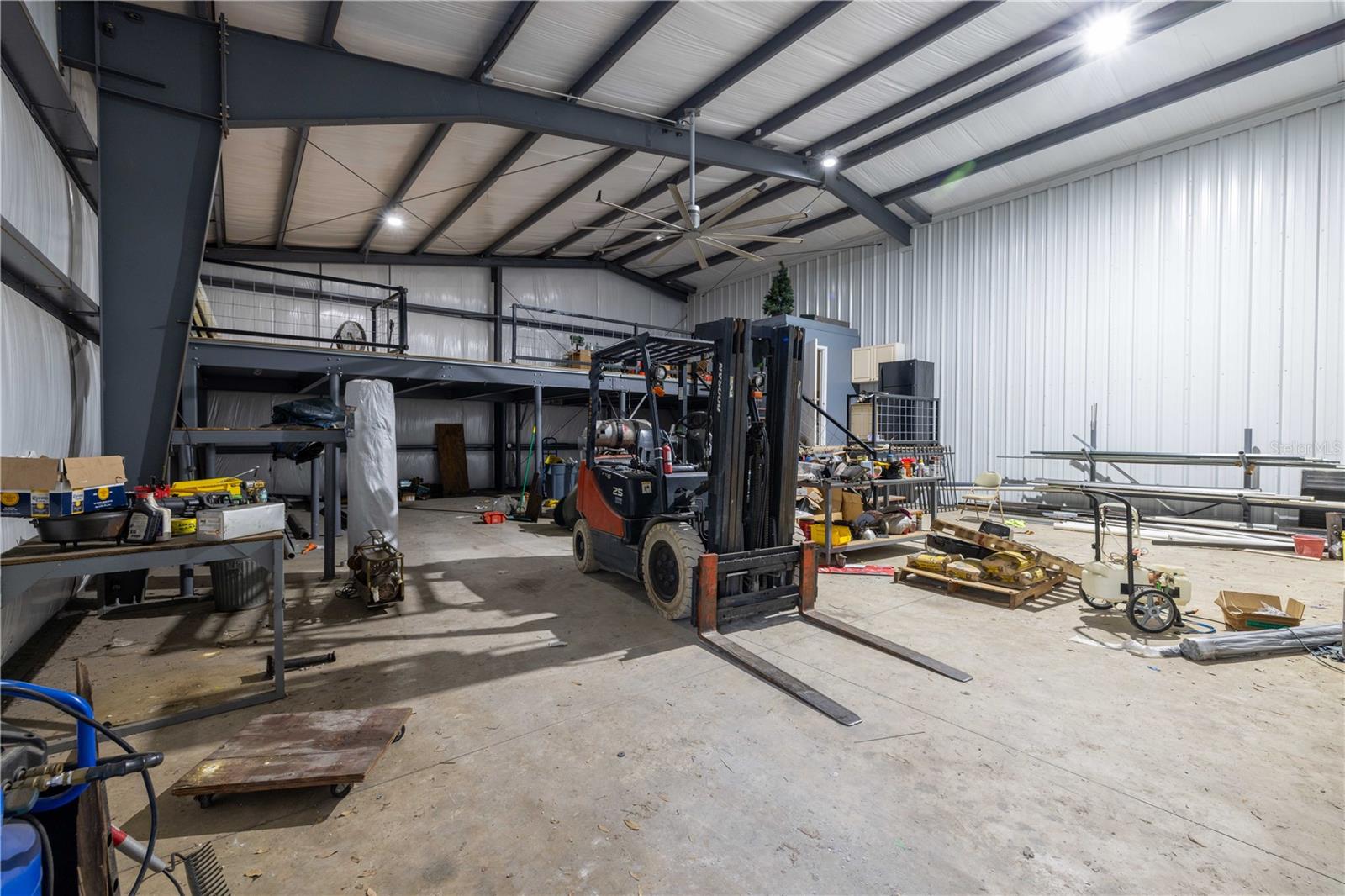 Plenty of room to work on large equipment - 2 bays connected