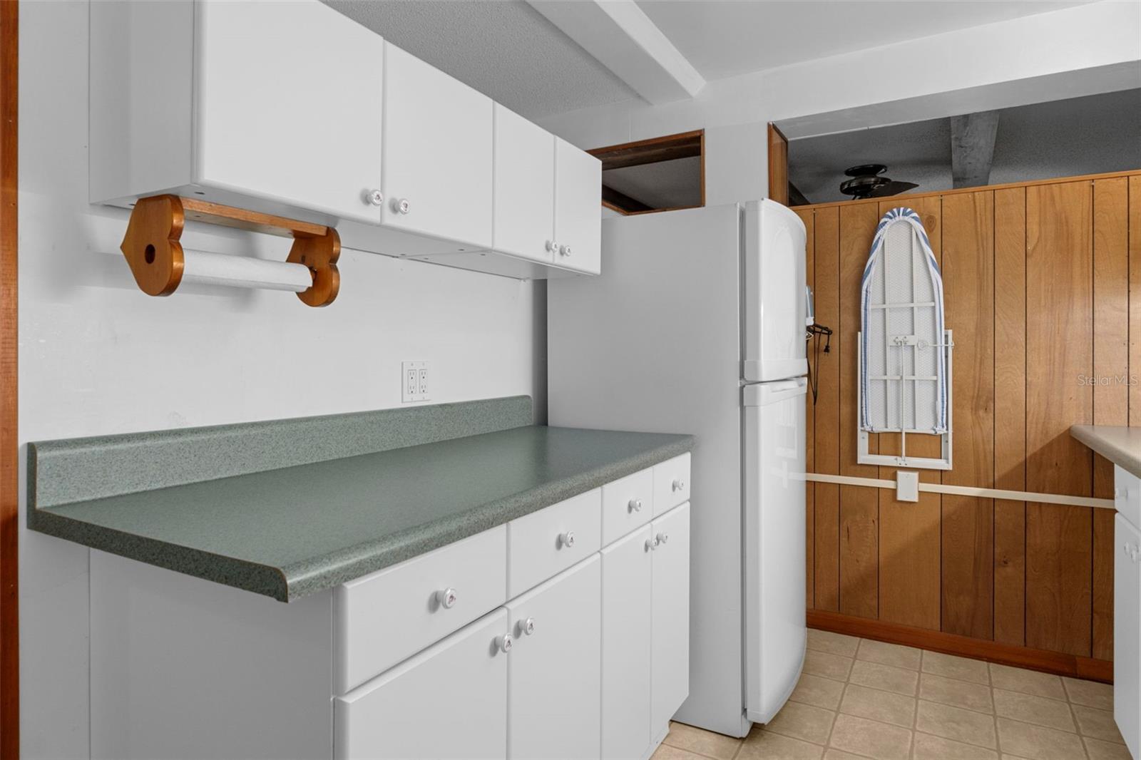 3/4 kitchen with laundry