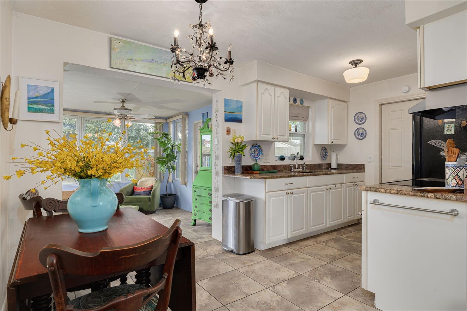 Dining/Kitchen