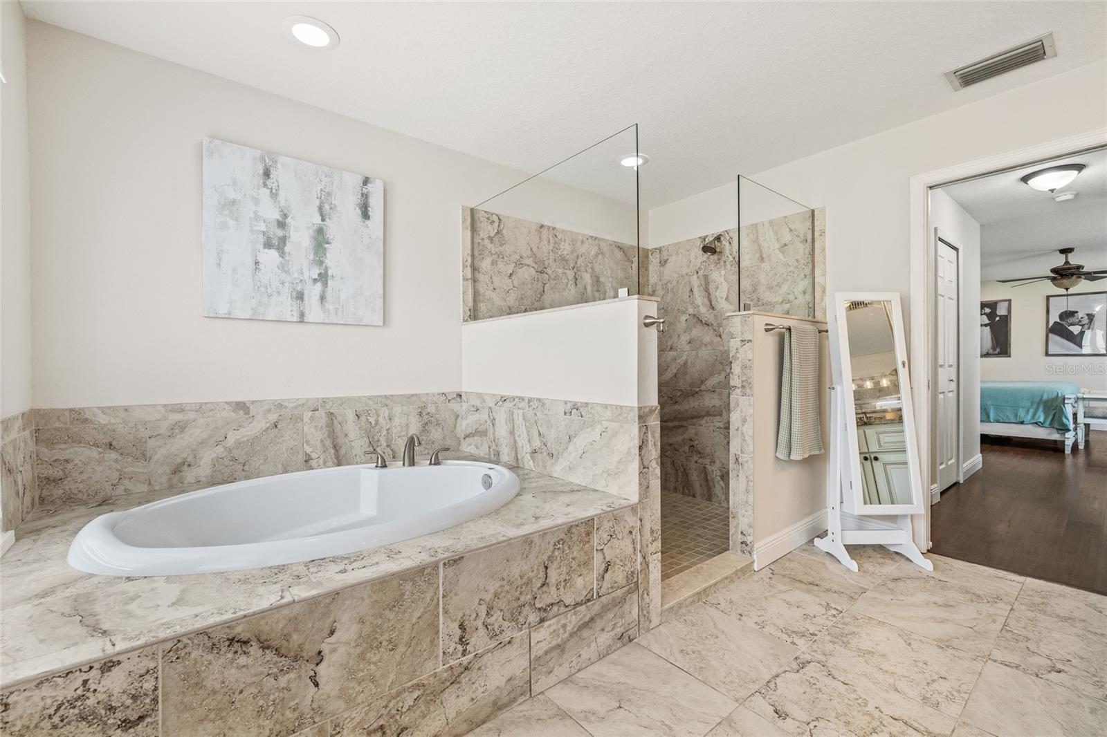 Primary bath
