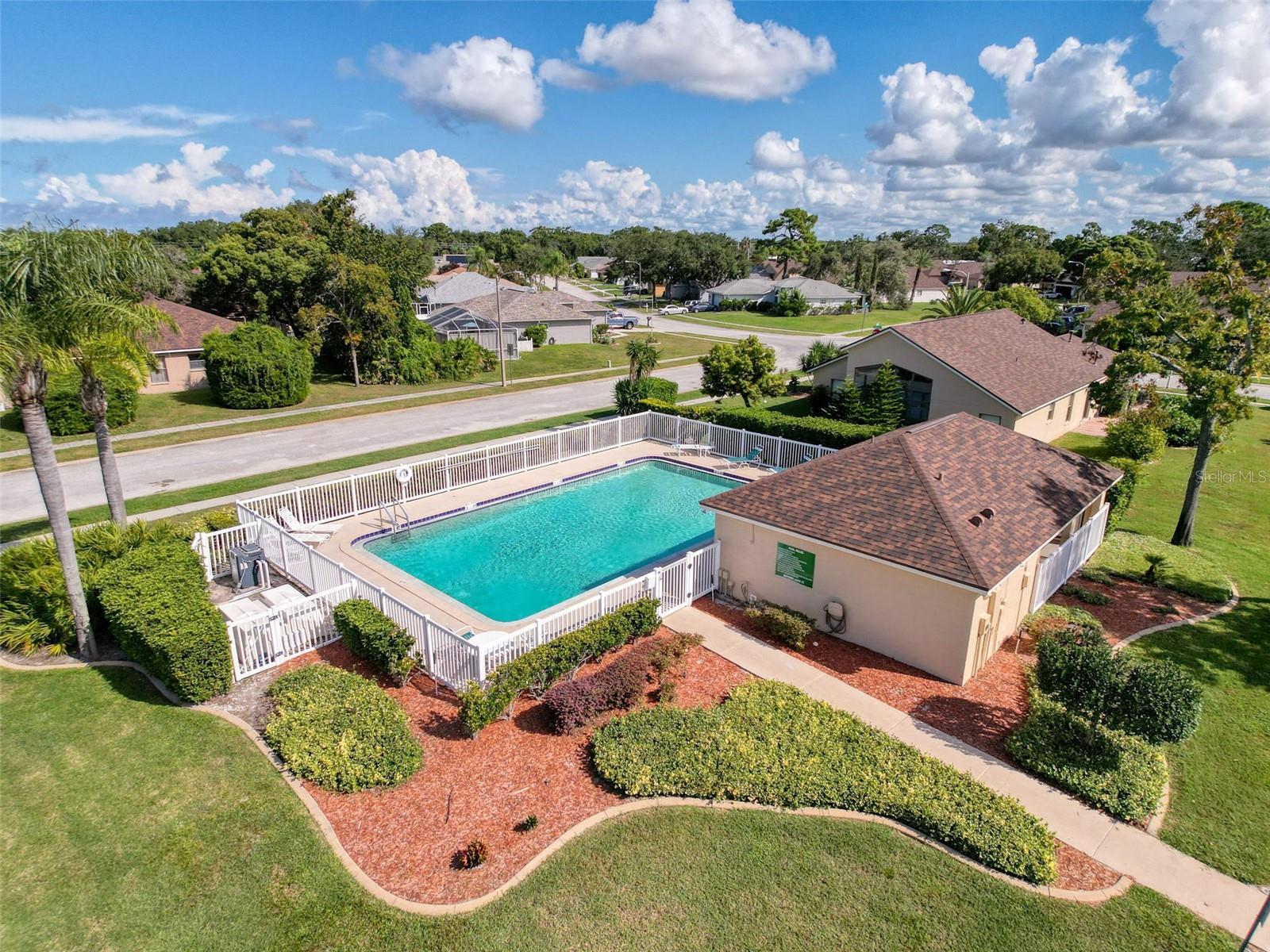 Community Pool - 1/4 Block away
