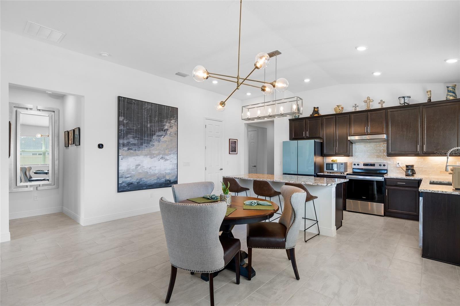 Kitchen & Dining Area