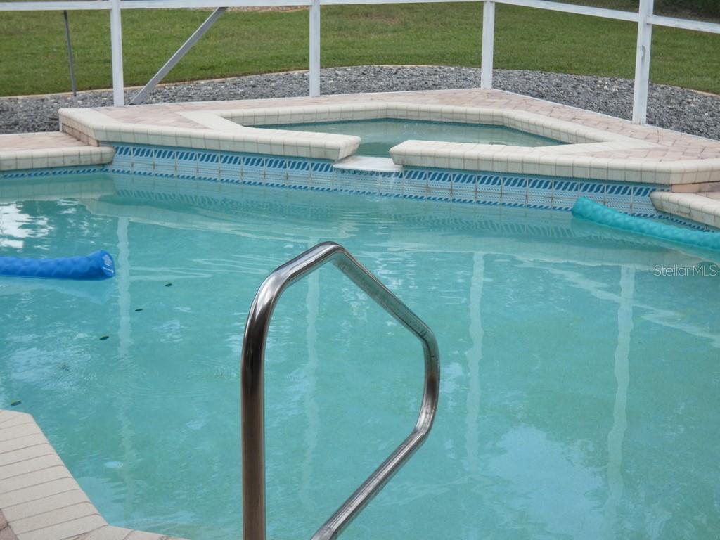 W7879295