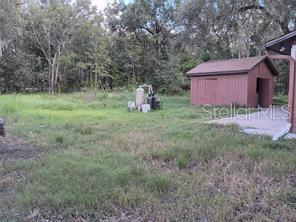 detached 1-car garage