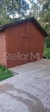 detached 1-car garage